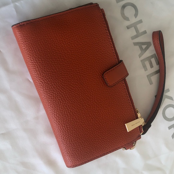 MICHAEL MICHAEL KORS
Adele Leather Smartphone Wallet Orange Never Carried - Picture 9 of 11